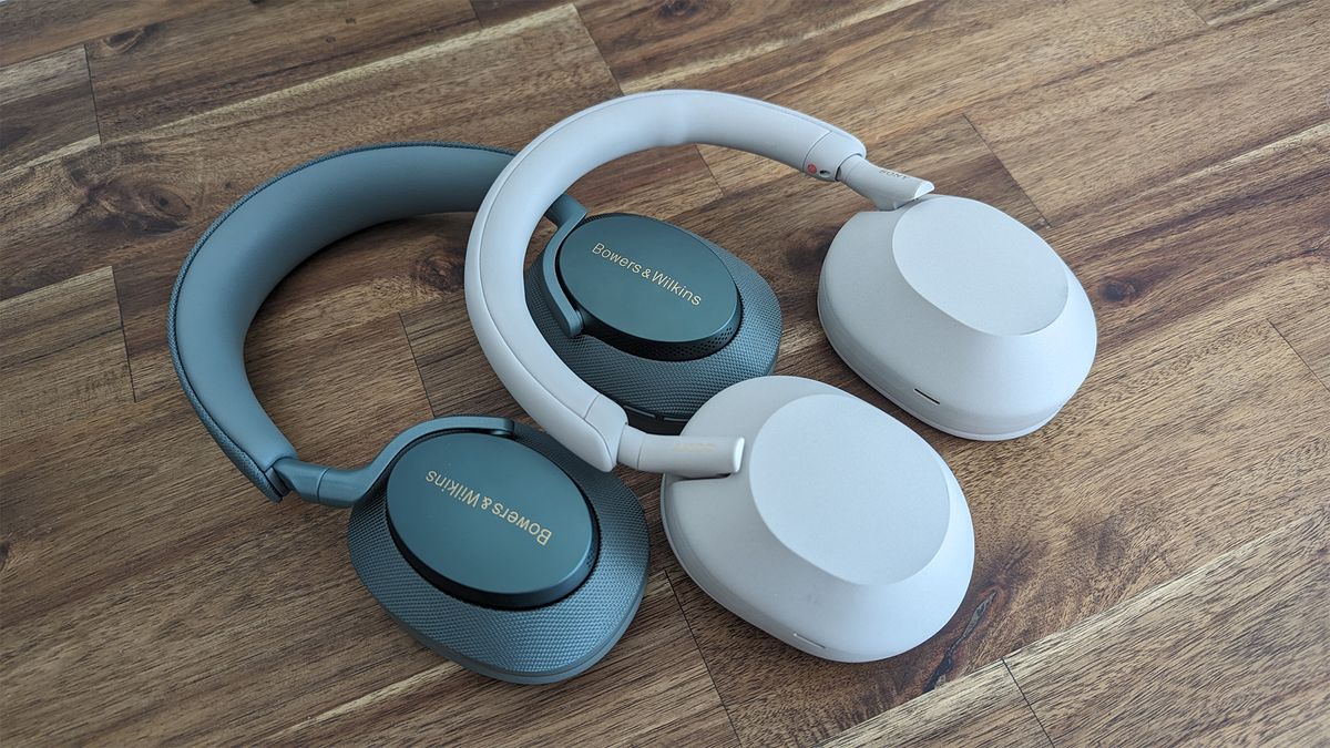 Noise cancelling headphones: Bowers & Wilkins Px7 S2e